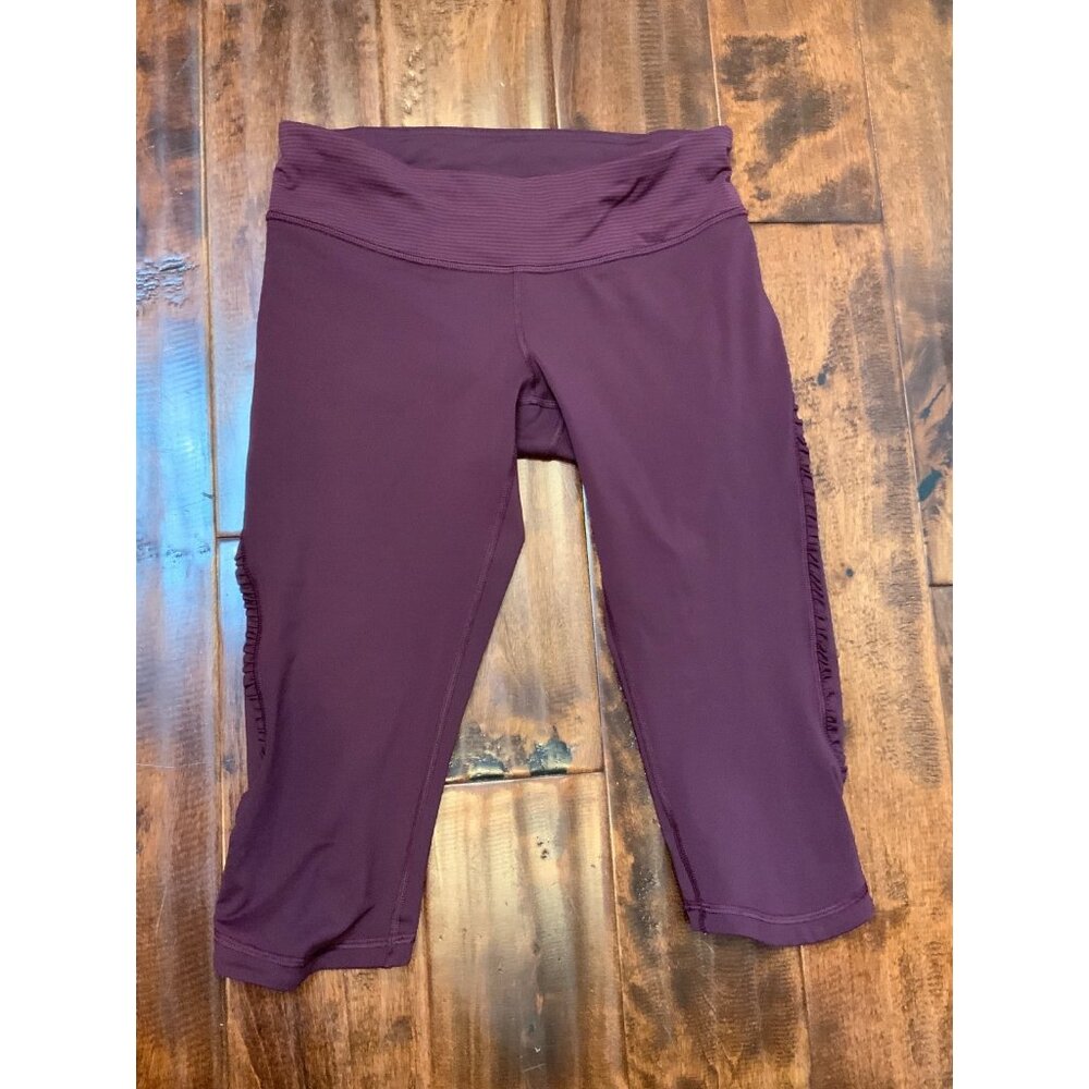 Lululemon Burgundy Ruffle Cropped Athletic Yoga Leggings, Size 6